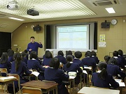 育英西中学校・高等学校の写真