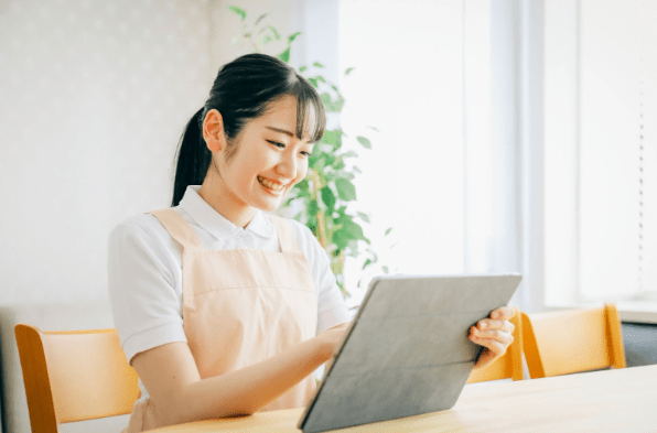 保育ICTシステムには、現場の負担を軽くするための様々な機能があります。ここでは、代表的な10の機能を紹介します。