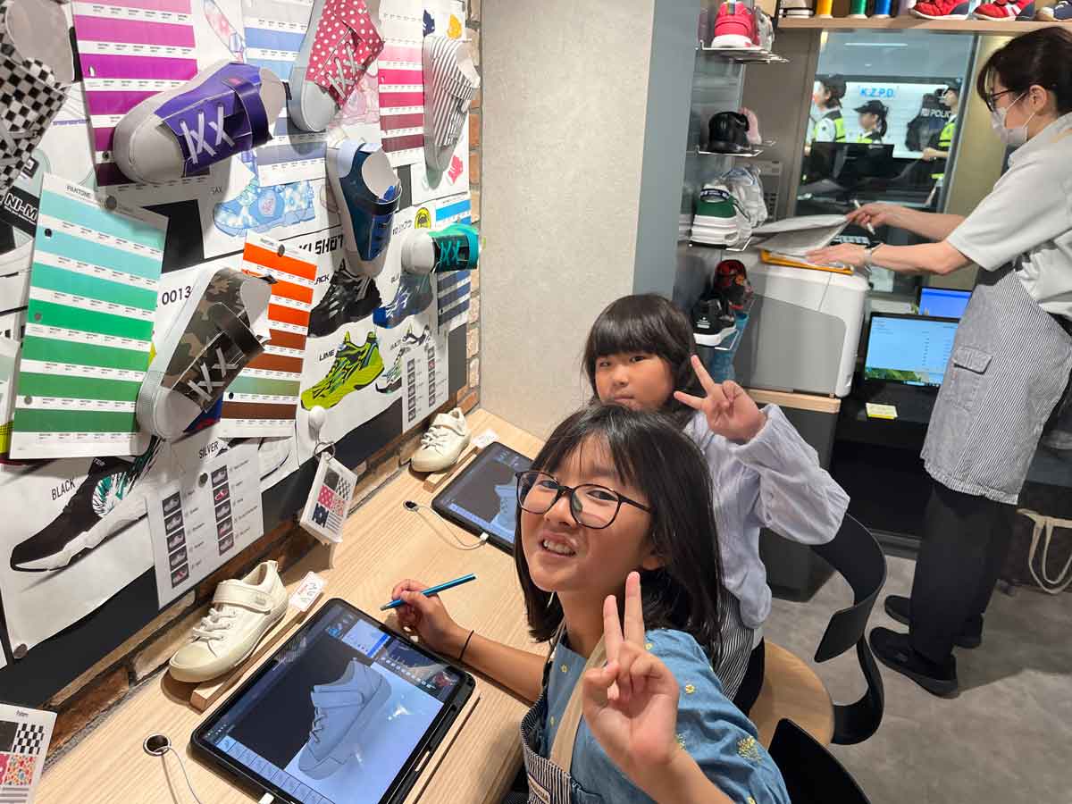 キッザニア遠足の様子。